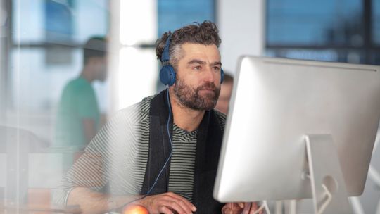 Przewodnik po outsourcingu IT w Warszawie: dlaczego warto zaufać profesjonalnym usługom dla Twojej firmy