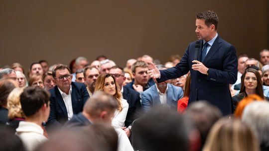 Rafał Trzaskowski zaczyna kampanię wyborczą? Prezydent Warszawy objeżdża Polskę. Czy będzie pamiętał o „swoim” mieście?