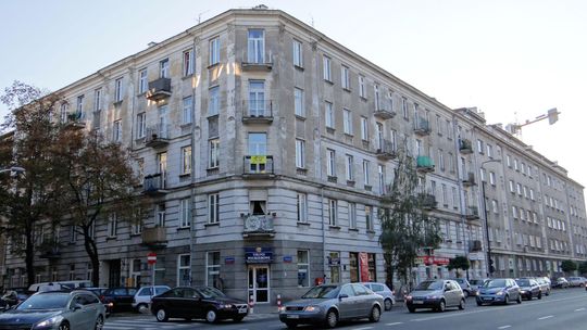Remont ulicy Olesińskiej na Mokotowie. Kierowców czekają objazdy i zmiany w parkowaniu.