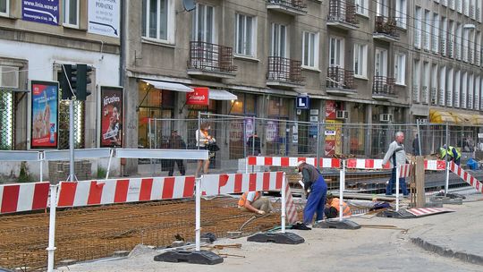 Remontowy weekend w Warszawie. Utrudnienia na ulicach i zmiany w kursowaniu tramwajów.