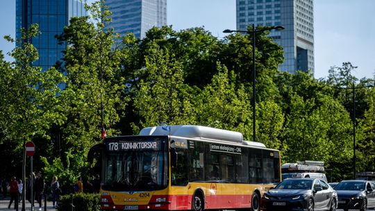 Autobus miejski w Warszawie.