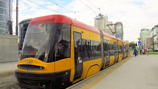 Rondo Daszyńskiego czeka przebudowa. Powstaną nowe połączenia tramwajowe.