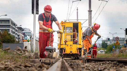 Rozkopią ul. Grójecką i al. Krakowską. Wykorzystują przerwę w kursowaniu tramwajów