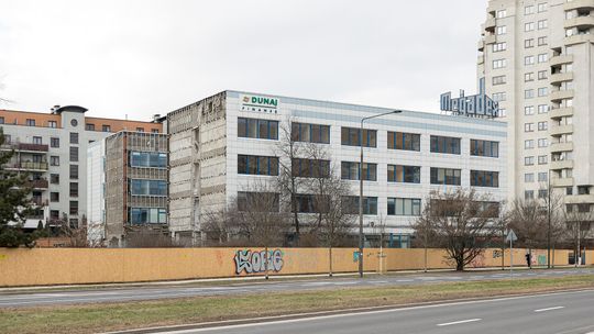 Ruszyła budowa „Mickiewicza 63”. Na miejscu dawnego biurowca powstanie 66 apartamentów.