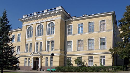 „Sinfonia Varsovia – Nowe Otwarcie”. Grochowska 272 wraca do życia po modernizacji.