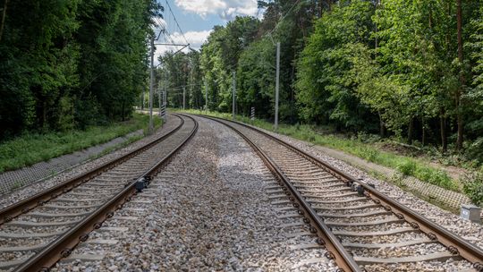 Śmiertelny wypadek w Wesołej. Pociąg potrącił mężczyznę
