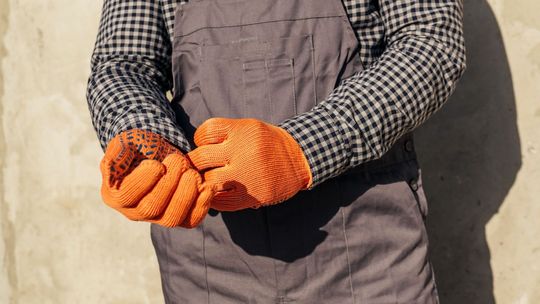 Spodnie robocze do pasa – jak wybrać najlepszy model z oferty sklepu BHP Ozonsafety