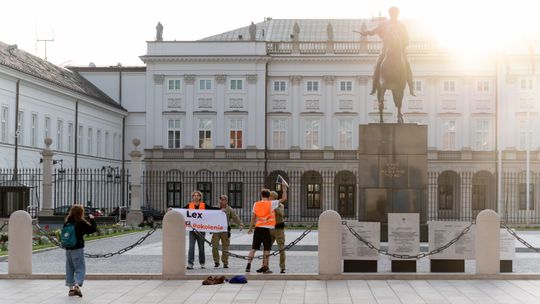 Ostatnie Pokolenie pod Pałacem Prezydenckim w Warszawie