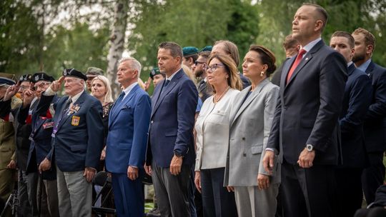 Warszawa oddała hołd bohaterom. Stolica zatrzymała się w godzinę „W”