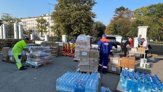 Warszawiacy nie zawiedli potrzebujących. Trwa zbiórka darów dla powodzian