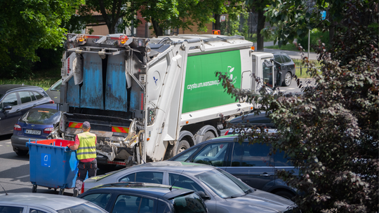 Mniej za śmieci w Warszawie. Od października obowiązują niższe rachunki