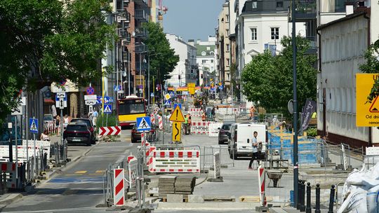 Warszawskie ulice po remontach. Nowe nawierzchnie i kolejne zmiany w ruchu.