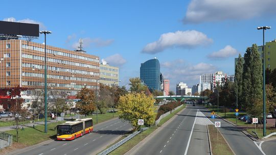 Weekendowe zamknięcie Alei Stanów Zjednoczonych. Drogowcy ułożą ostatnią warstwę asfaltu.