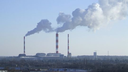 Z panoramy Warszawy zniknie 200-metrowy komin. Rozbiórka rozpocznie się już w listopadzie.