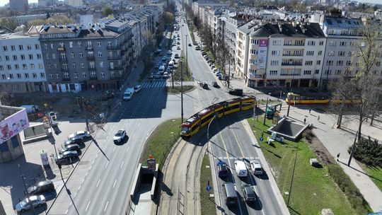 Zamknięcie jezdni na al. Niepodległości przy Polu Mokotowskim. Nowe trasy autobusów i tramwajów
