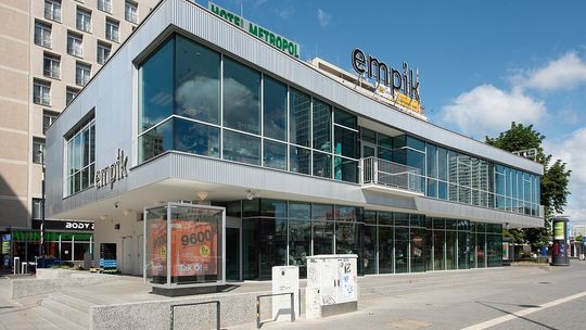 Zielona metamorfoza przy Rondzie Dmowskiego. Parking ustąpi miejsca skwerowi.