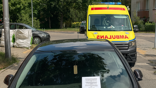 Auto blokowało karetkę w Warszawie