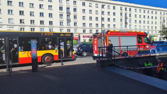 Znowu pojawił się dym na stacji metra Racławicka