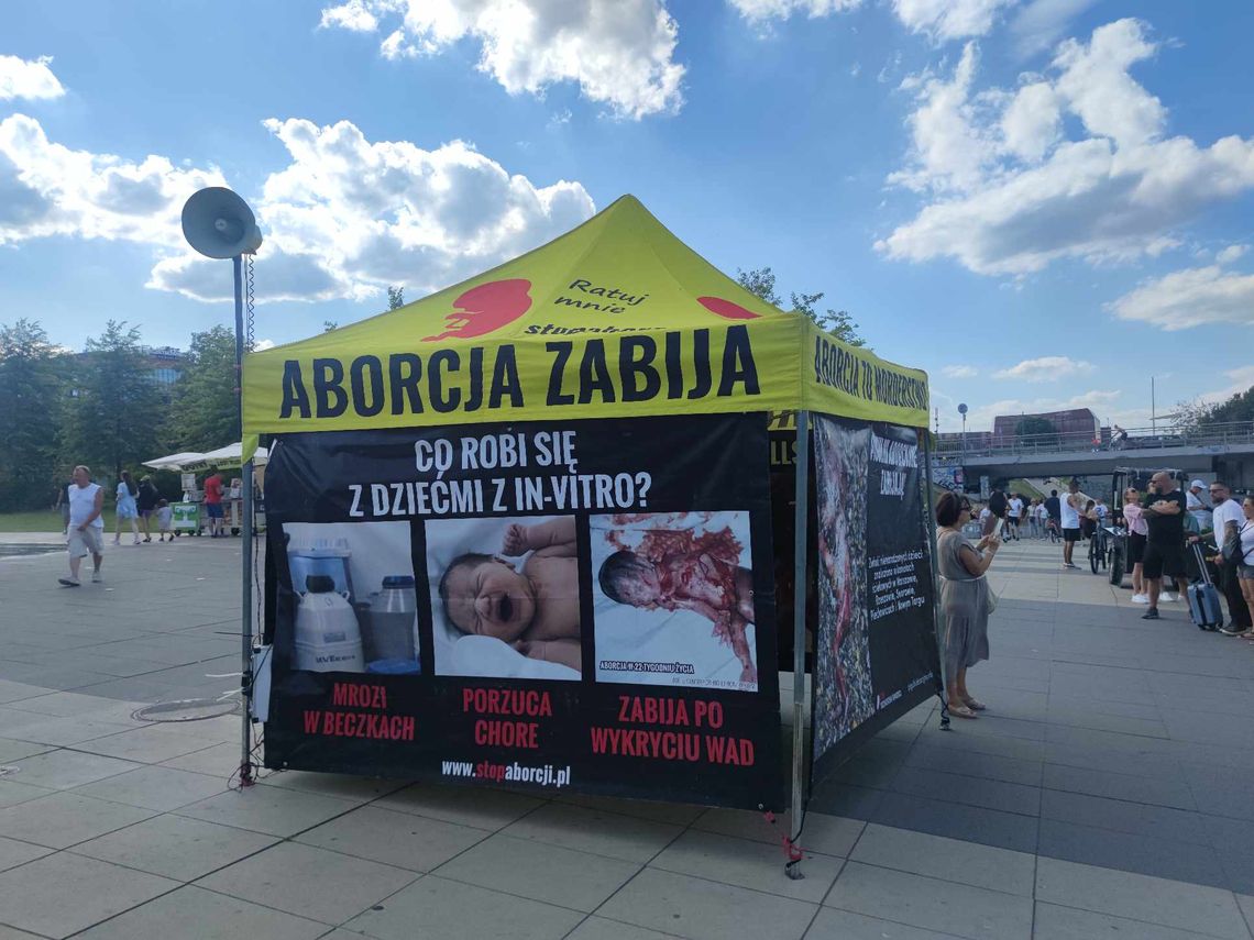 Na bulwarach pojawił się antyaborcyjny namiot