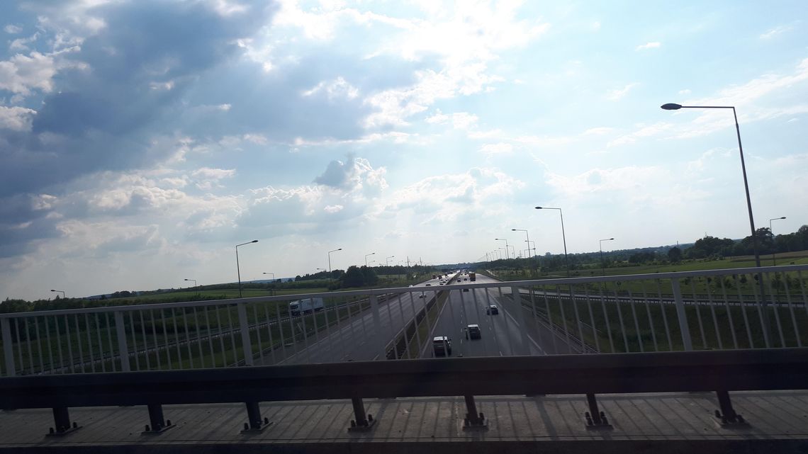 Autostrada A2 między Łodzią a Warszawą będzie szersza. Podpisano ostatnią umowę. Autostrada A2 między Łodzią a Warszawą będzie szersza. Podpisano ostatnią umowę.