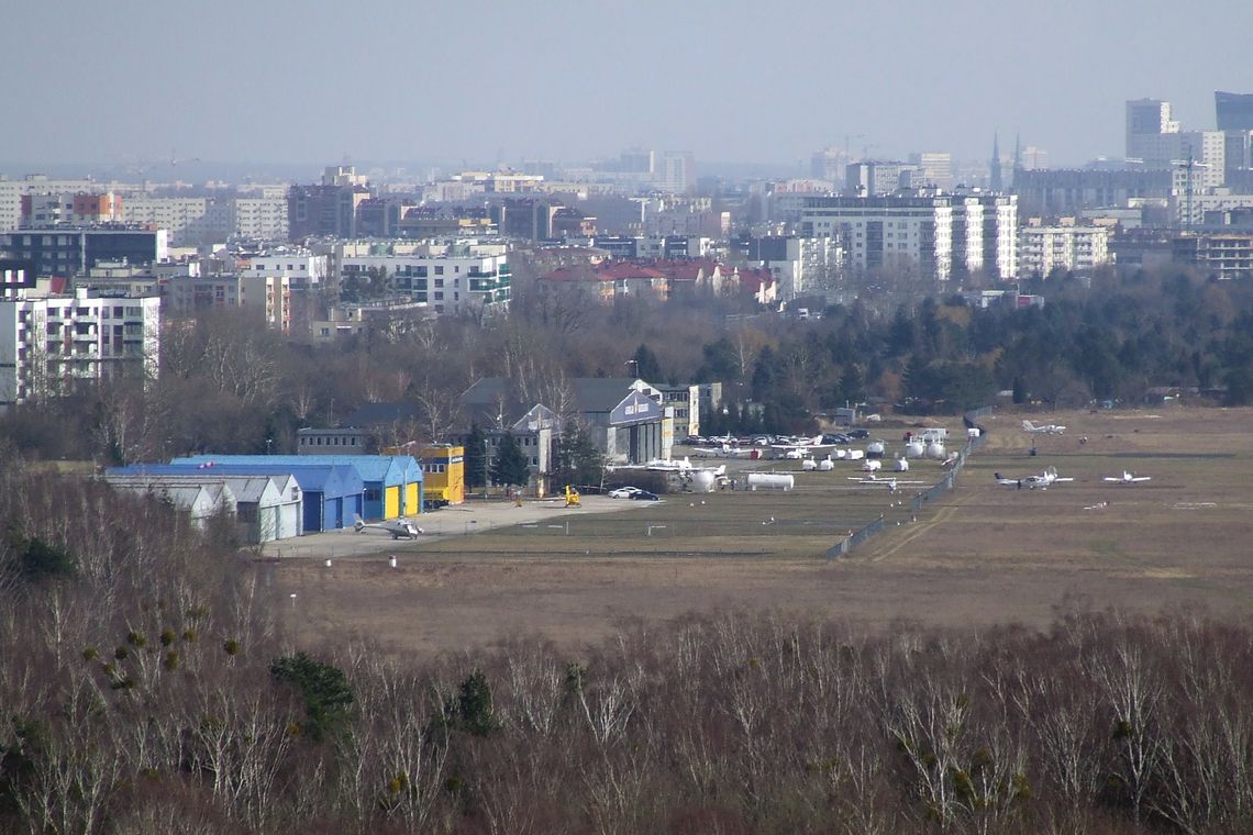 Lotnisko Babice w Warszawie.