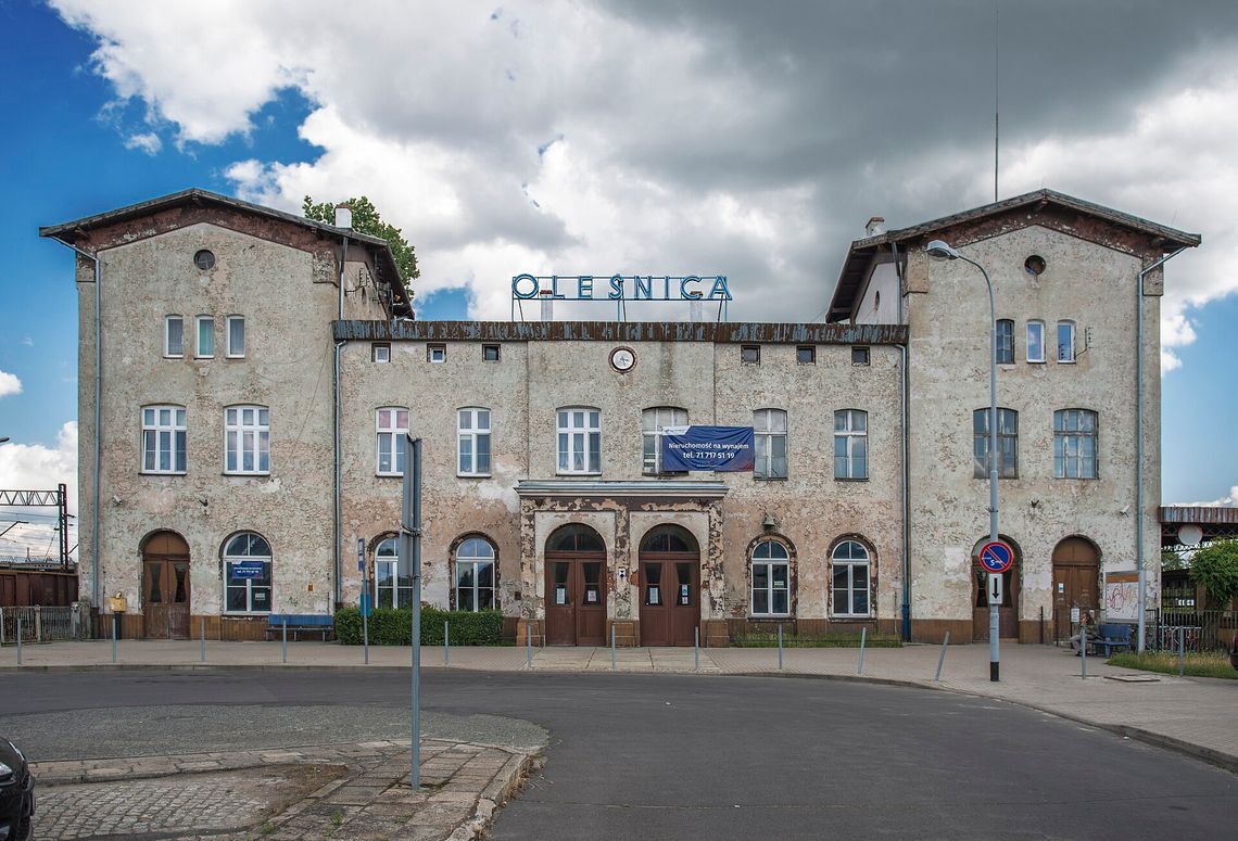 Dłuższa podróż między Wrocławiem a Warszawą. Pociągi pojadą przez Oleśnicę. Dłuższa podróż między Wrocławiem a Warszawą. Pociągi pojadą przez Oleśnicę.