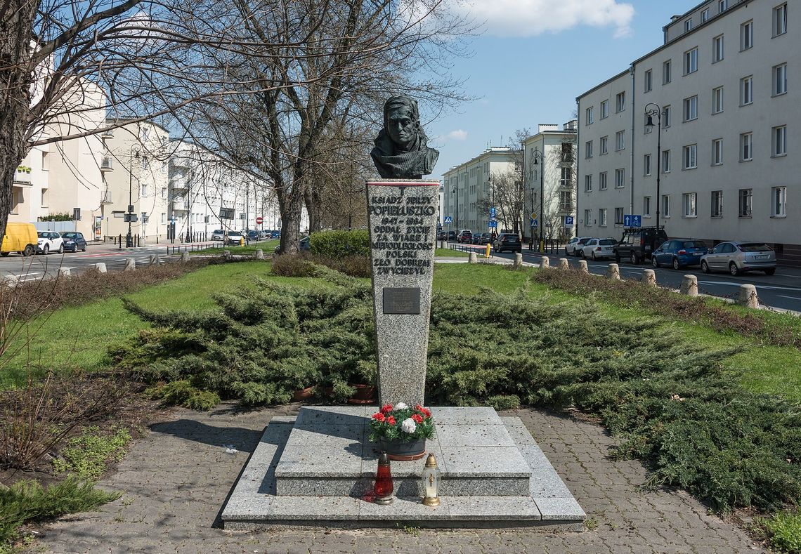 Duchowni przeciwko władzy PRL. W Warszawie o księżach, którzy wspierali opozycję. Duchowni przeciwko władzy PRL. W Warszawie o księżach, którzy wspierali opozycję.