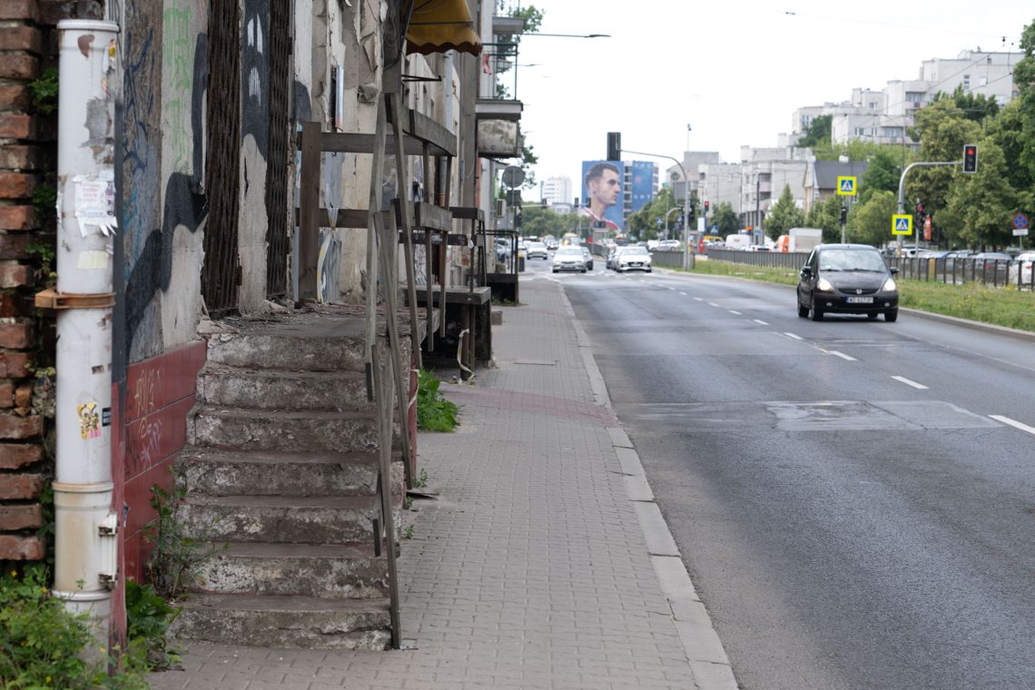 Grochowska, czyli ulica dla nikogo. Problem z nią mają piesi, rowerzyści i kierowcy