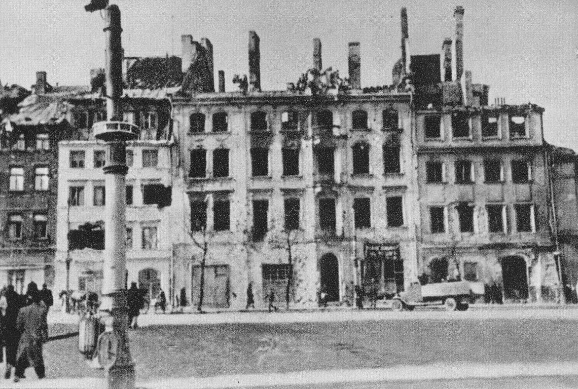 Jak kino odtwarzało Warszawę z 1939 roku? Czasem stolicę grała Łódź. Jak kino odtwarzało Warszawę z 1939 roku? Czasem stolicę grała Łódź.