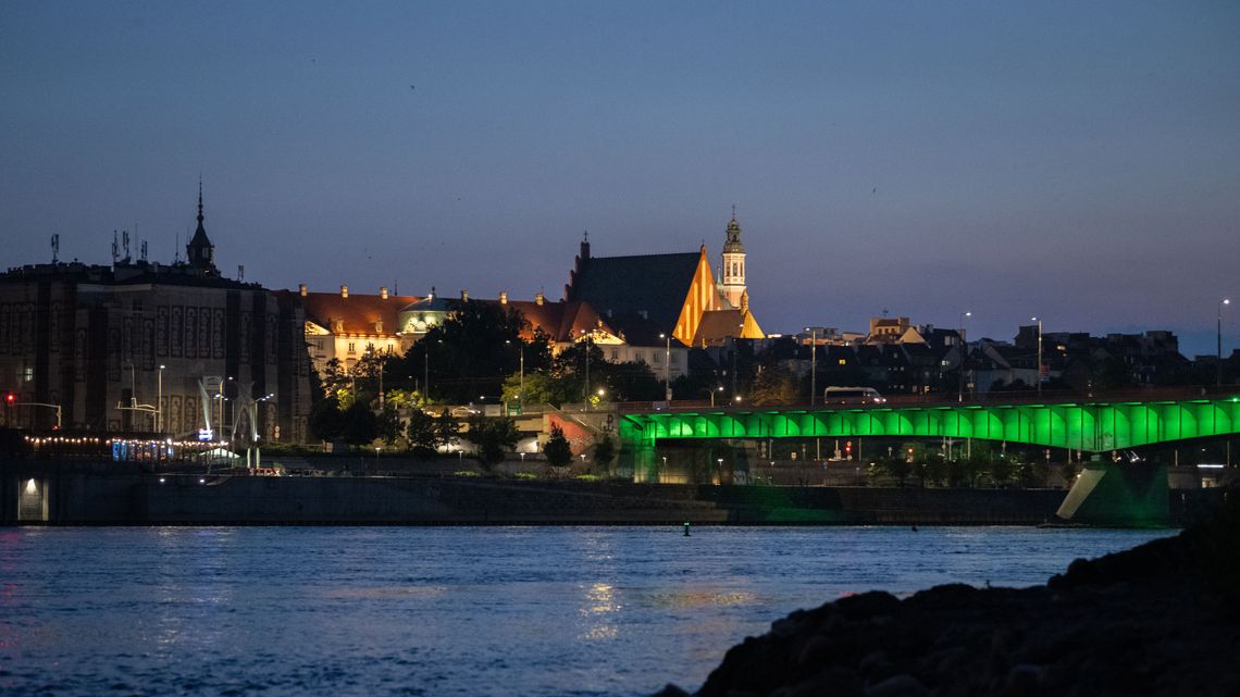 Most Śląsko-Dąbrowski w Warszawie i widok na Stare Miasto.