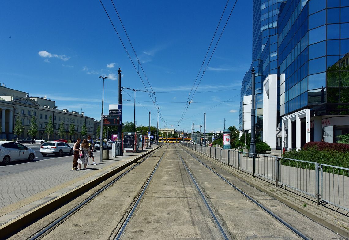 Jedna awaria doprowadziła do kolejnej. Poważne utrudnienia w kursowaniu tramwajów w Warszawie. Jedna awaria doprowadziła do kolejnej. Poważne utrudnienia w kursowaniu tramwajów w Warszawie.