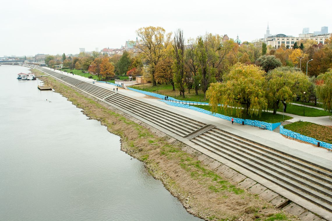 Jesień nad Wisłą pełna atrakcji. Rejsy, dyniowe lampiony i nietypowy sylwester w Warszawie. Jesień nad Wisłą pełna atrakcji. Rejsy, dyniowe lampiony i nietypowy sylwester w Warszawie.
