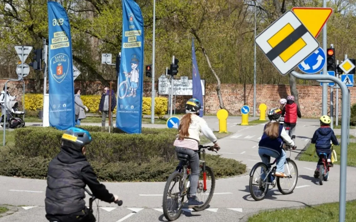 Karta rowerowa jeszcze przed końcem wakacji. Warszawa wyznaczyła trzy terminy egzaminów. Karta rowerowa jeszcze przed końcem wakacji. Warszawa wyznaczyła trzy terminy egzaminów.