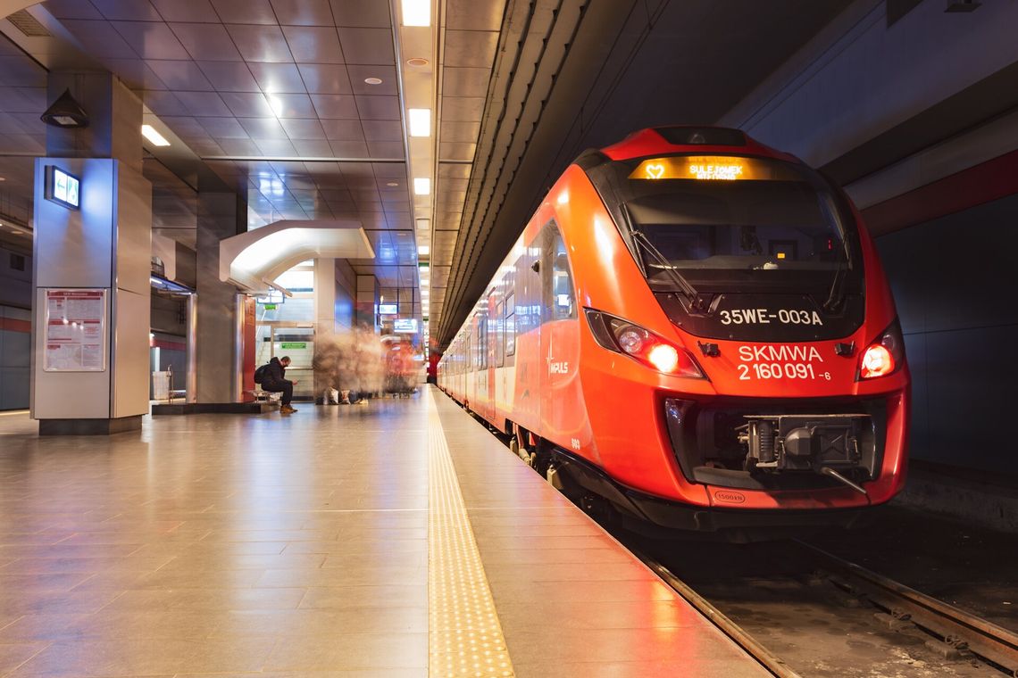 Kolejne pociągi SKM przejdą gruntowną modernizację. Kontrakt wart 475 mln zł. Kolejne pociągi SKM przejdą gruntowną modernizację. Kontrakt wart 475 mln zł.