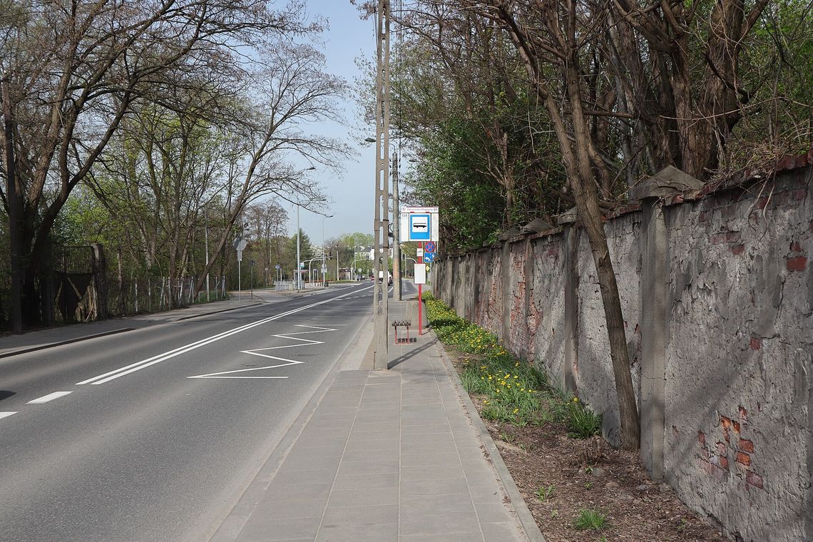 Kultowa „Ełka” wraca do centrum Warszawy. Zabytkowa wiata znów będzie służyć pasażerom. Kultowa „Ełka” wraca do centrum Warszawy. Zabytkowa wiata znów będzie służyć pasażerom.