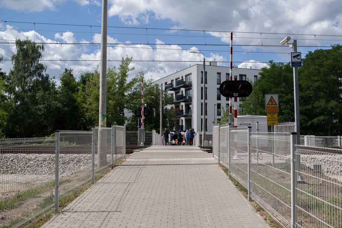 Przejście przez tory Olszynka Grochowska.