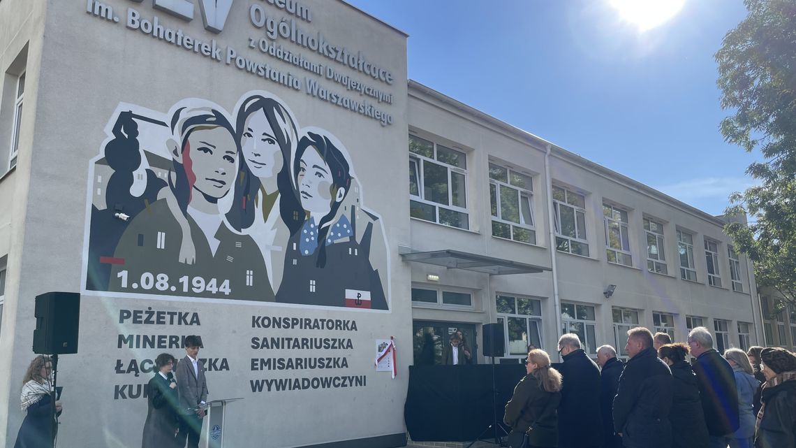Na Mokotowie odsłonięto mural ku czci bohaterek Powstania Warszawskiego