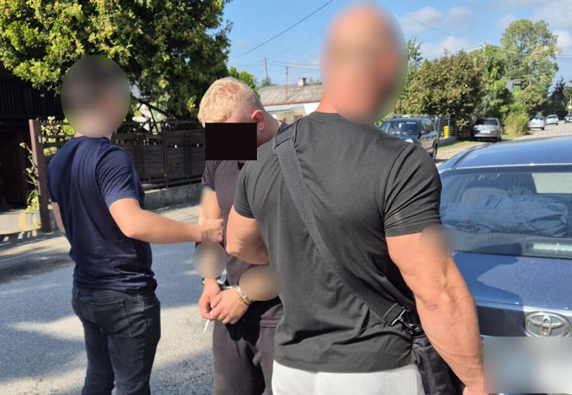 Narkotyki na Bemowie. Rozbito lokalny kanał dystrybucji amfetaminy i mefedronu