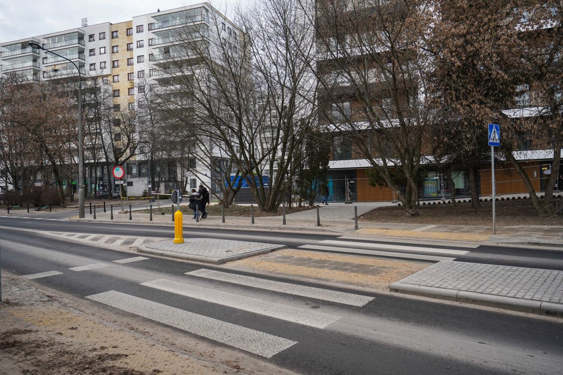 Coraz więcej osiedli na Kłobuckiej, a infrastruktura drogowa stoi w miejscu. Co na to dzielnica?