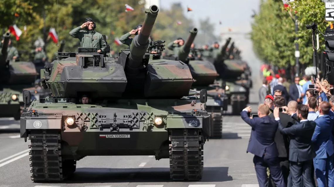 Noc zakłóci ryk silników i rytmiczny marsz. Próby generalne Wojska Polskiego w Warszawie