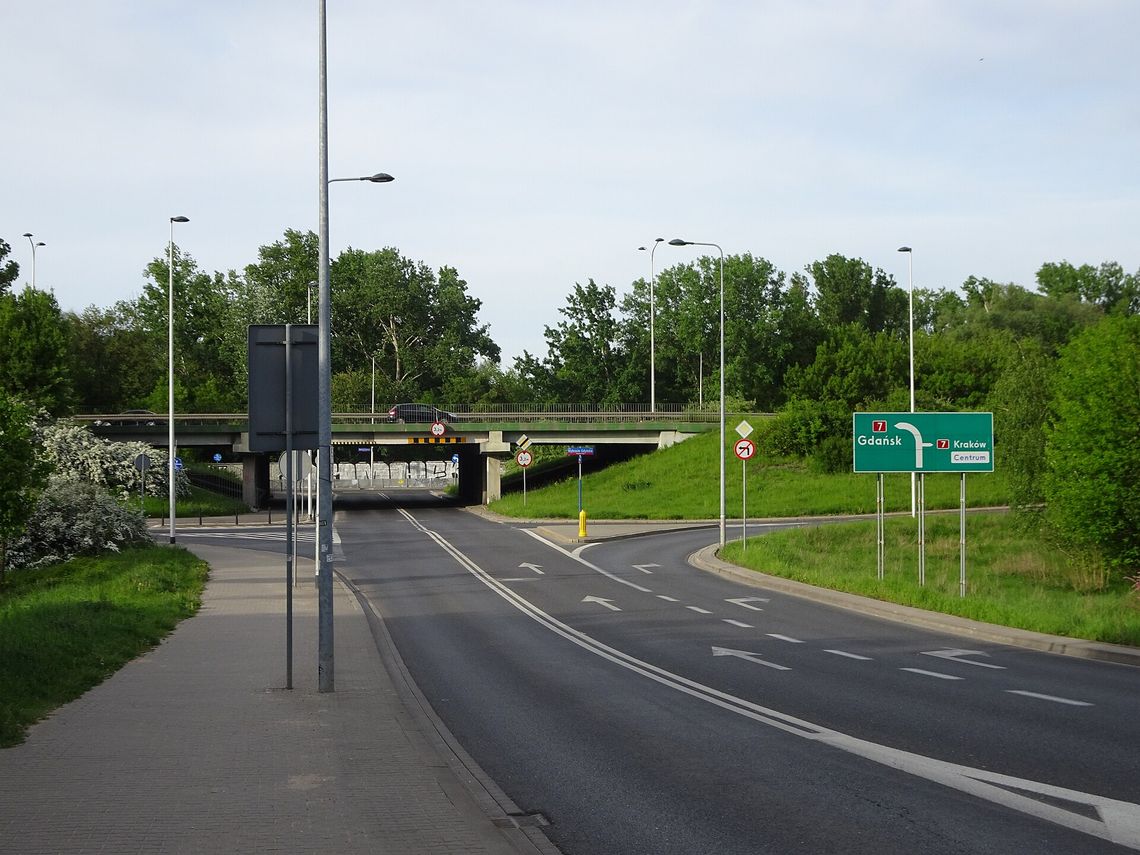 Nowy asfalt na Wisłostradzie. Teraz drogowcy przenoszą się na węzeł przy Gwiaździstej. Nowy asfalt na Wisłostradzie. Teraz drogowcy przenoszą się na węzeł przy Gwiaździstej.
