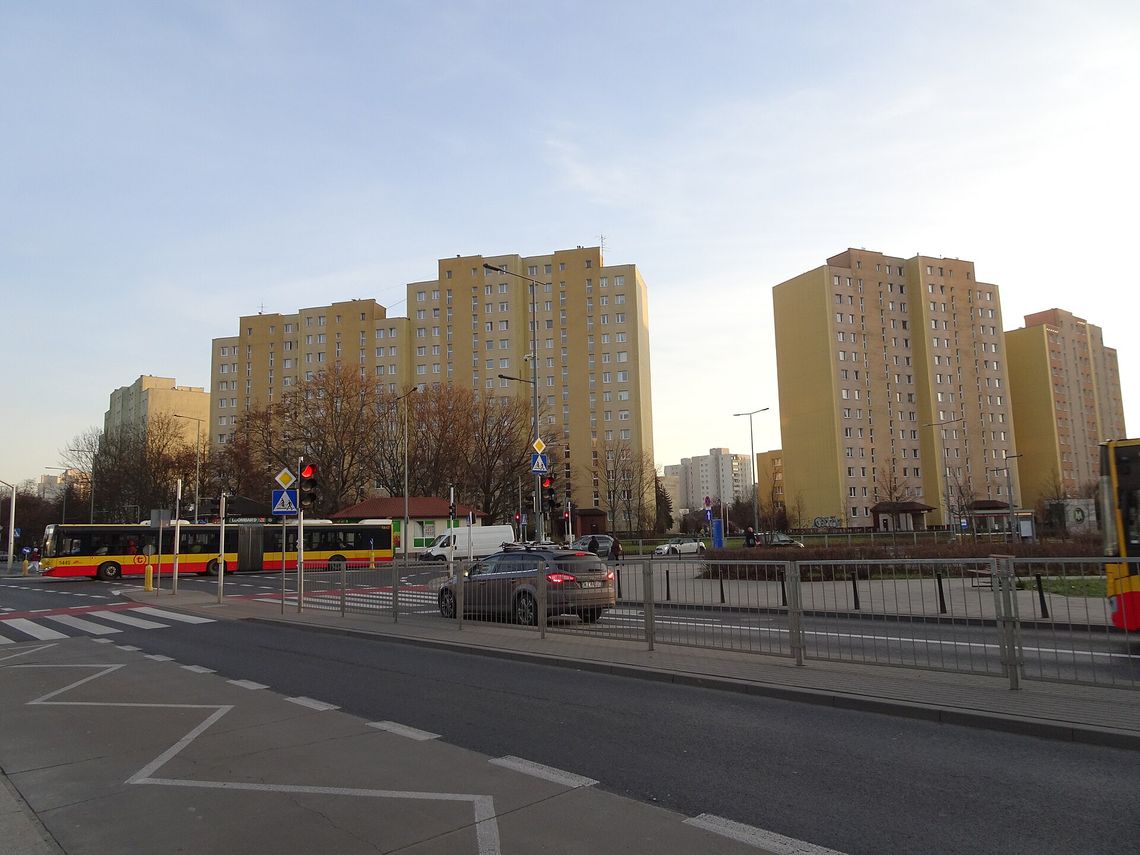 Nowy blok na Targówku. W planach mieszkania, lokale usługowe i podziemny garaż. Nowy blok na Targówku. W planach mieszkania, lokale usługowe i podziemny garaż.