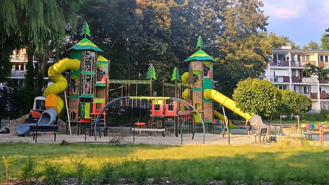 Plac zabaw przy ul. Kinowej w Warszawie
