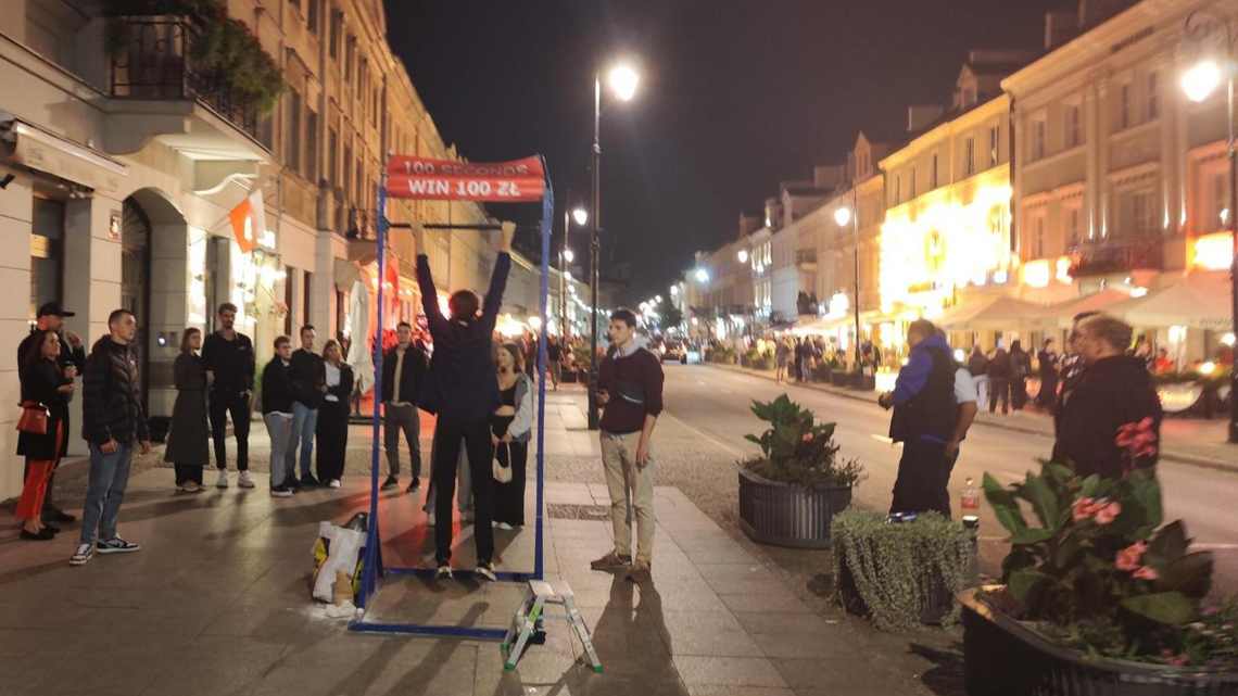 Nowy Świat. „To miał być salon Warszawy, a jest wielką speluną. Wszędzie jest brudno i śmierdzi”