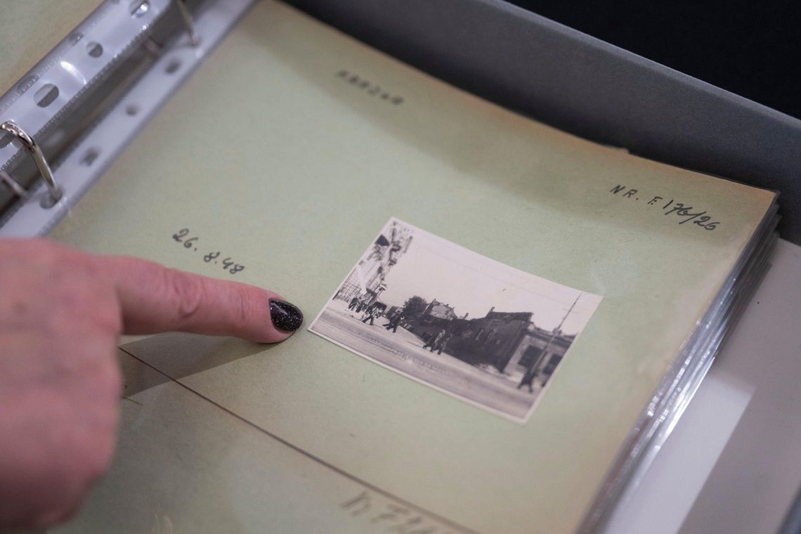 Odnaleziono bezcenne zdjęcia zrujnowanej Warszawy. Niezwykła kolekcja trafi na wystawę Odnaleziono bezcenne zdjęcia zrujnowanej Warszawy. Niezwykła kolekcja trafi na wystawę