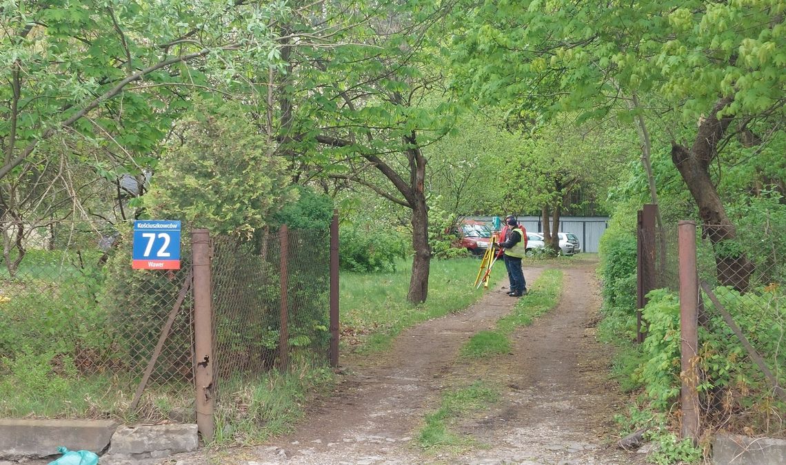 Działka, na której inwestor chce zbudować blok przy Kościuszkowców 72.