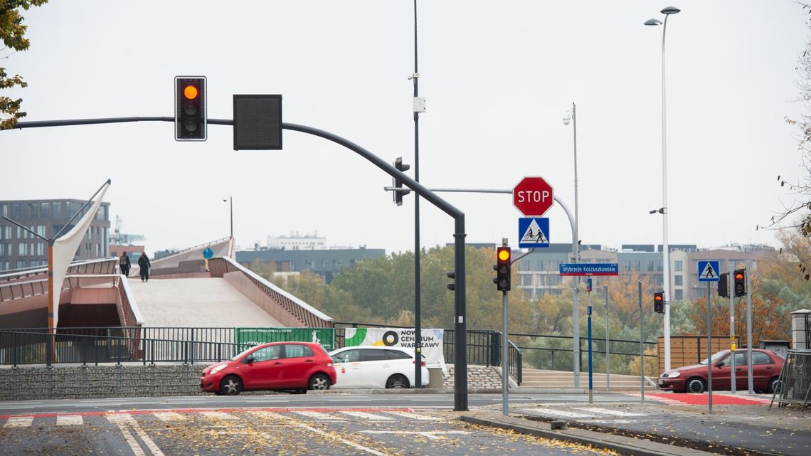 Przejście przez Wisłostradę w końcu otwarte. Trzy miesiące opóźnienia