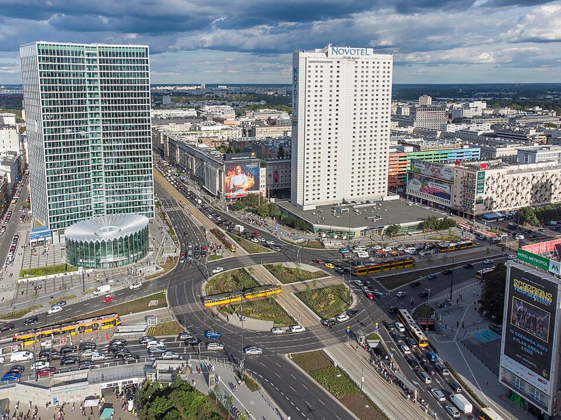 Przemarsz przez centrum Warszawy. Autobusy i tramwaje pojadą objazdami. Przemarsz przez centrum Warszawy. Autobusy i tramwaje pojadą objazdami.
