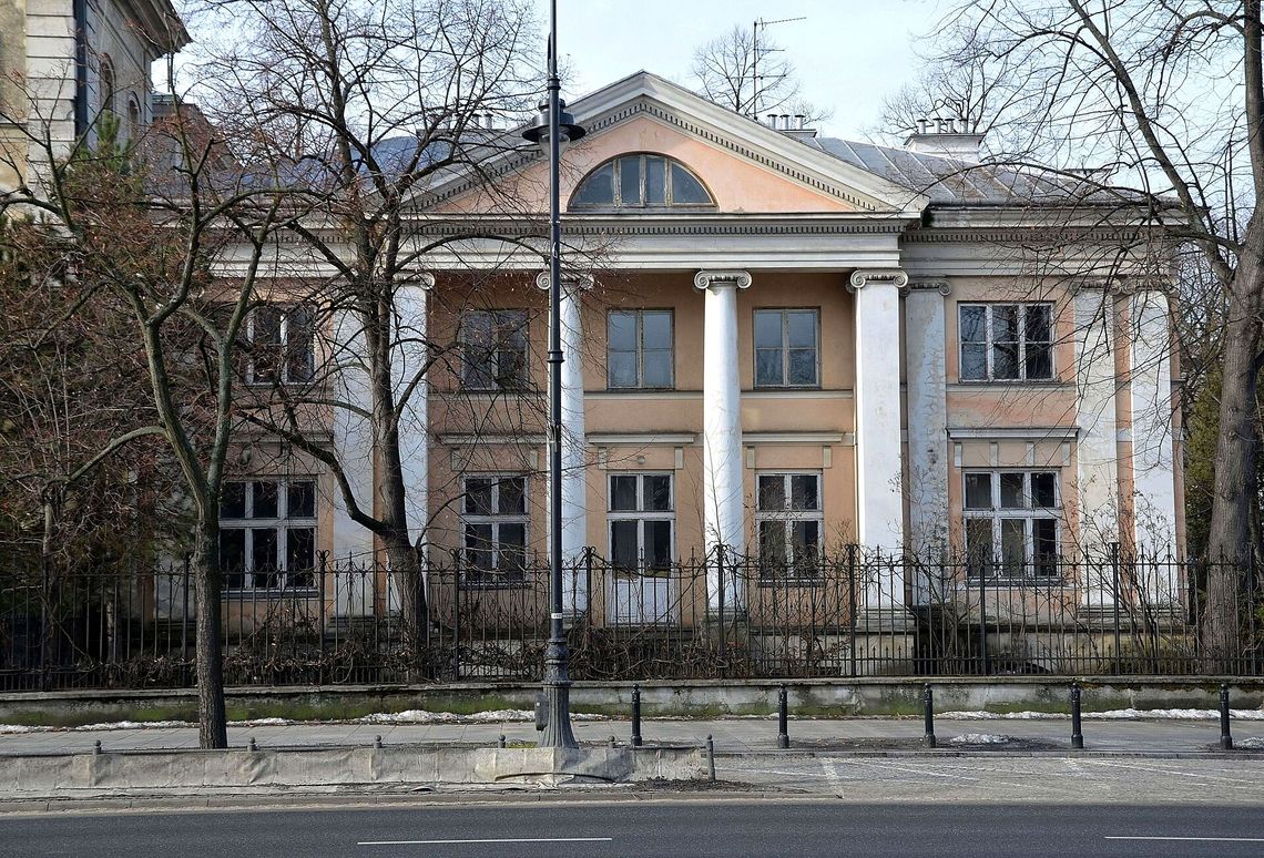 Przy Alejach Ujazdowskich powstanie „Parlamentarium”. Sejm przejął atrakcyjną nieruchomość. Przy Alejach Ujazdowskich powstanie „Parlamentarium”. Sejm przejął atrakcyjną nieruchomość.