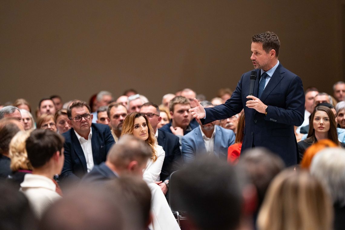 Rafał Trzaskowski zaczyna kampanię wyborczą? Prezydent Warszawy objeżdża Polskę. Czy będzie pamiętał o „swoim” mieście?
